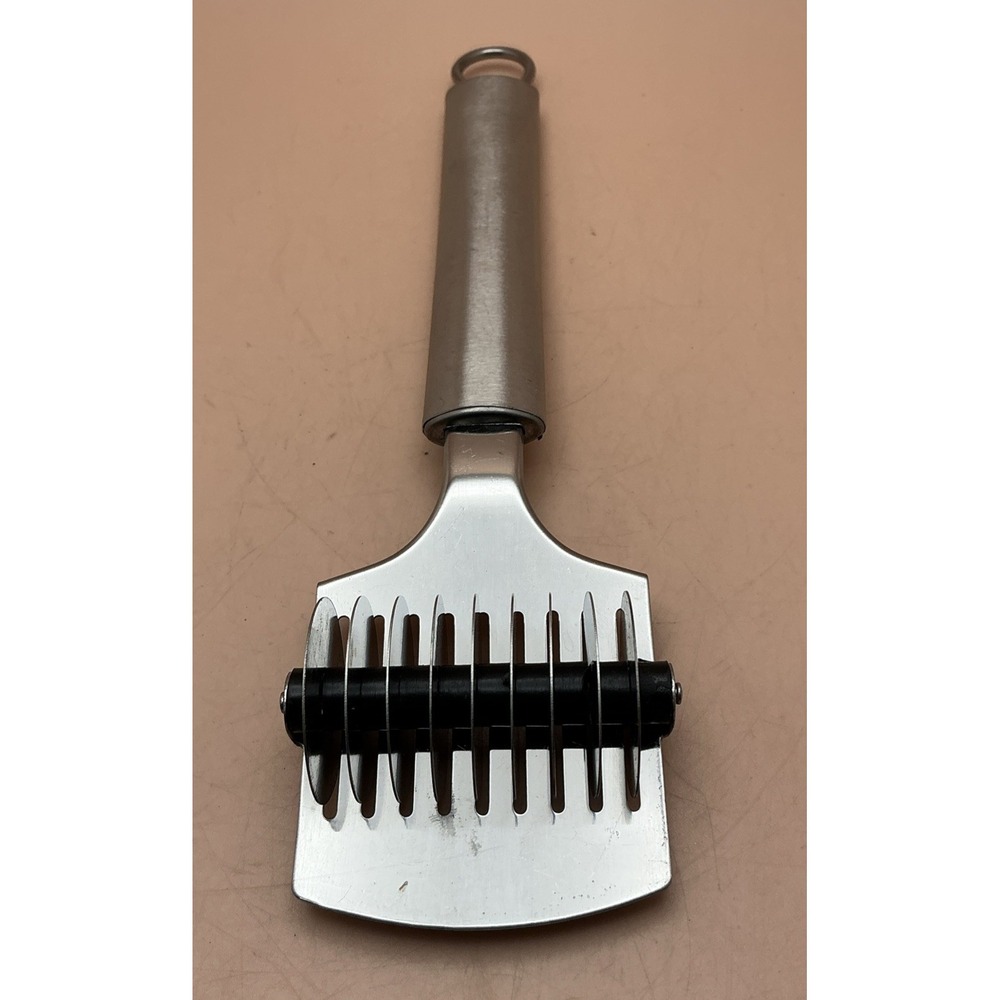 Herb Cutter/Roller, Innovative Kitchen Tool - Brand New